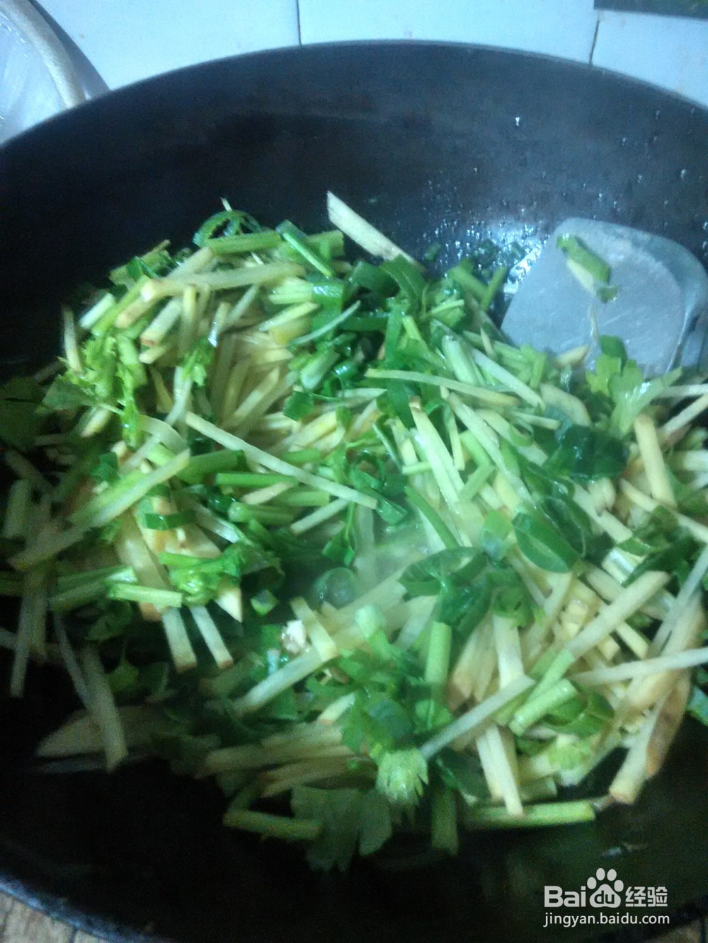 葱爆土豆丝炒芹菜