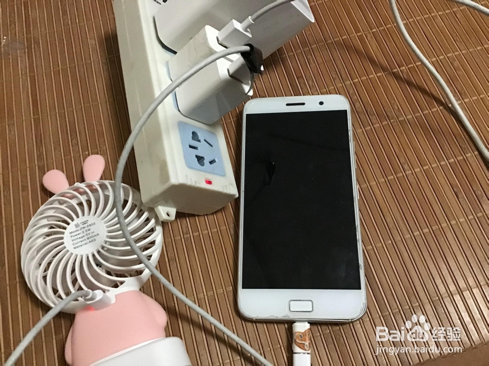 手机充电时屏幕失灵解决方法!