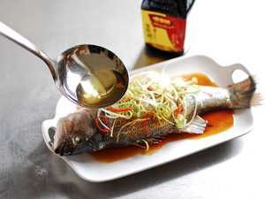 清蒸鲈鱼怎么做好吃？