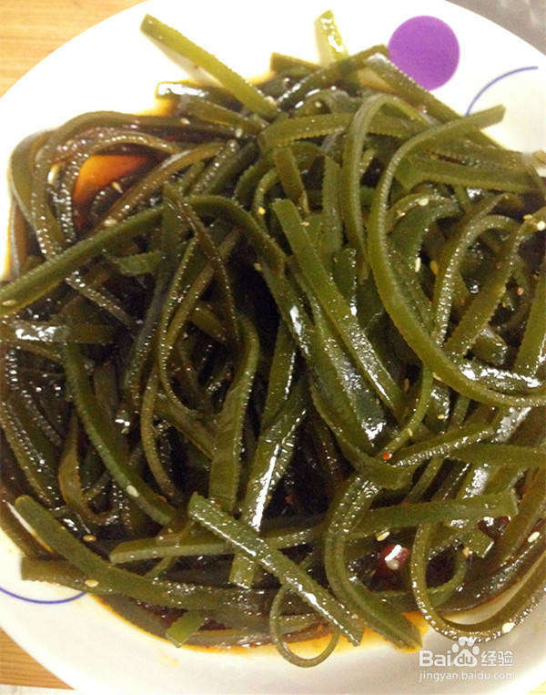 大葱芝麻拌海带的家常做法