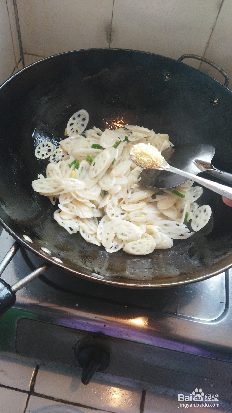 素炒嫩藕带的做法