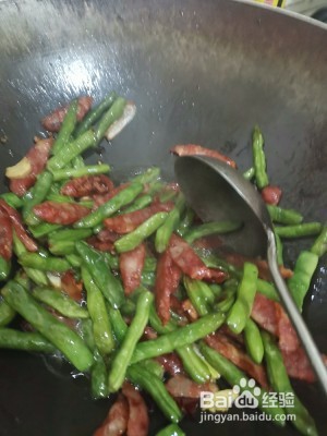 如何做出好吃的腊肠炒四季豆