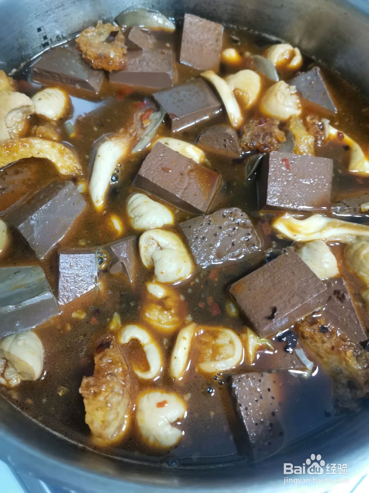 肥肠鸭血煲怎么做