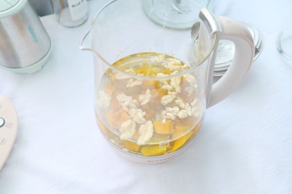 贝贝南瓜燕麦核桃露