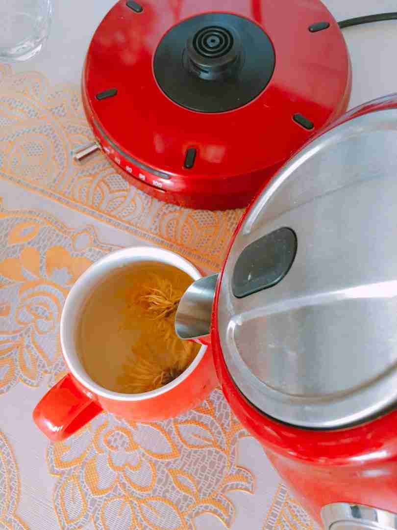 起早不在害怕没有热水喝了，用智能温控电水壶