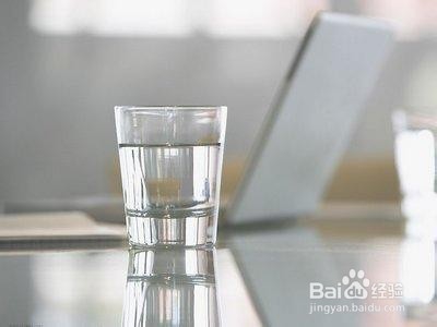 每天早上嗓子疼怎么办