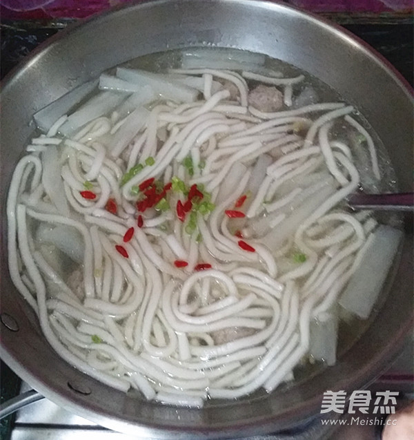 萝卜粉条肉圆汤
