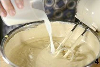 怎样在家自制美味的重油香蕉蛋糕