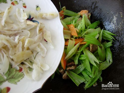 家常菜----西芹炒百合