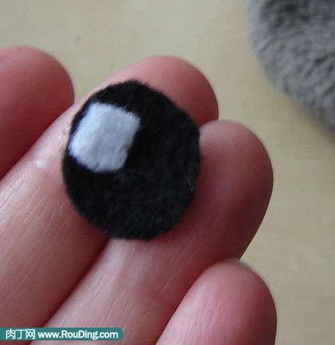 怎样用旧衣服改造DIY小熊袜子拖鞋？