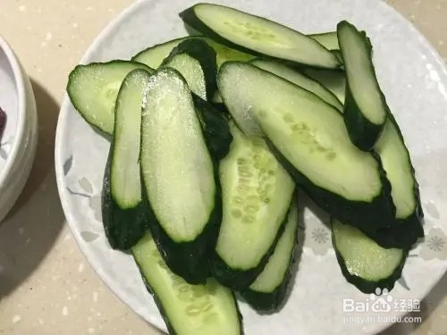 黄瓜炒玉米笋
