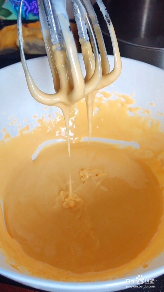 小孩子爱吃的甜味榴莲蛋糕卷