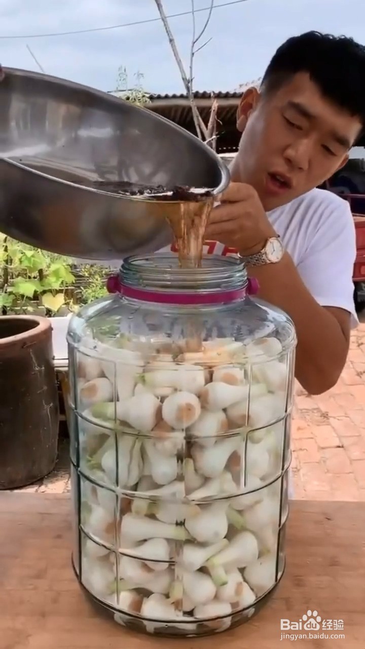 怎样做超级简单又好吃的东北腌大蒜