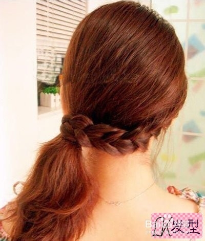 教你如何侧扎马尾辫