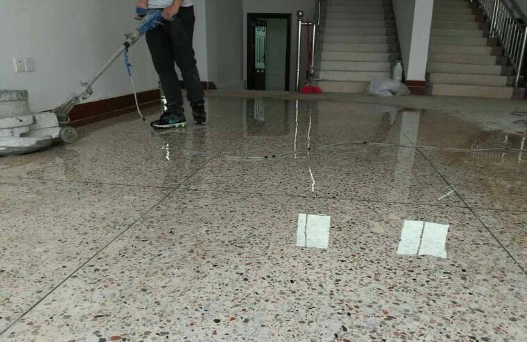 旧水磨石地面如何翻新