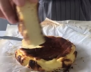 正宗巴斯克烧焦芝士蛋糕