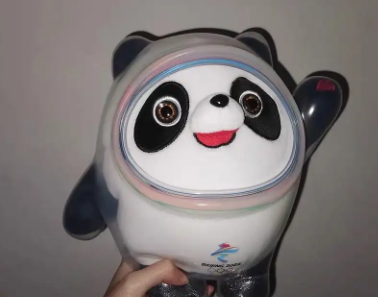冰墩墩可以放车里吗