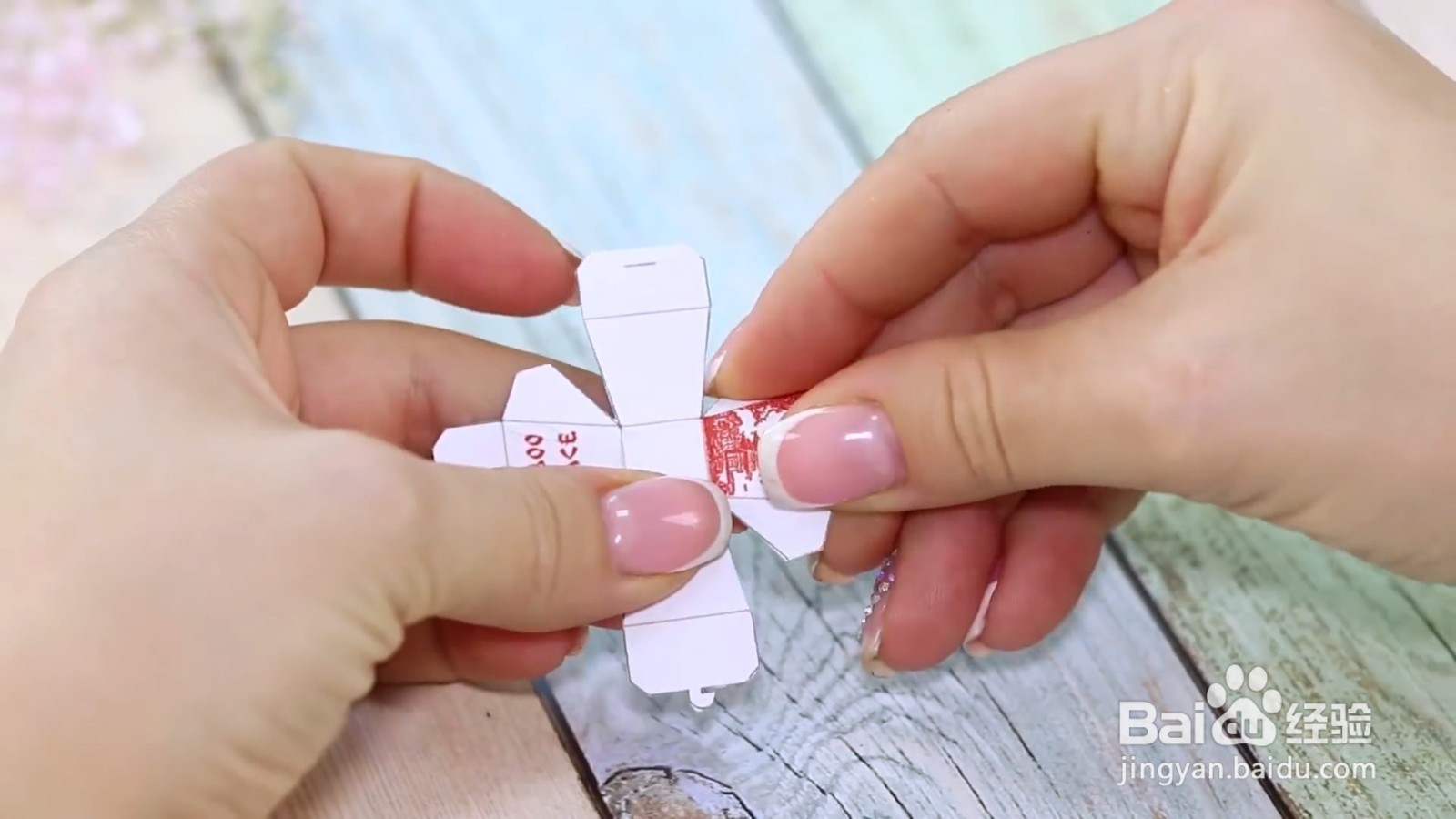 怎么给芭比娃娃制作玩具拉面