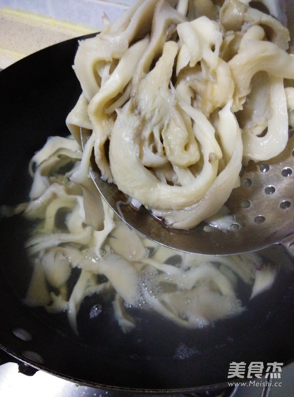 凉拌平菇的做法