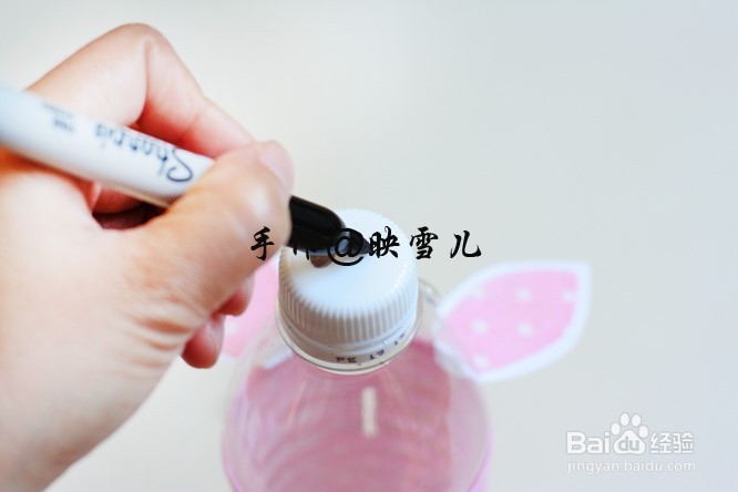 矿泉水瓶做小猪钱罐