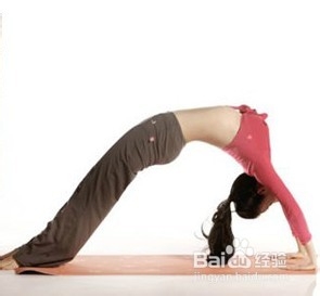 瑜伽减肥：几分钟睡前瑜伽 彻底消灭小肚腩
