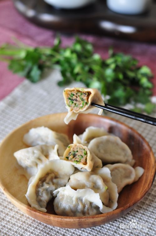 美食/营养 > 主食韭菜猪肉馅的饺子算得上是最经典和最受欢迎的饺子了