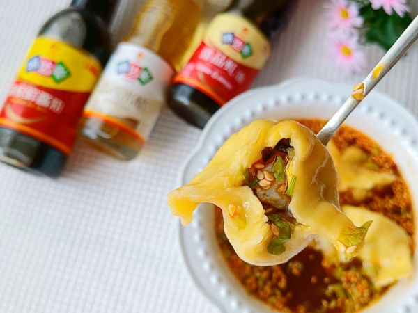 黄瓜鸡蛋虾仁酸汤水饺