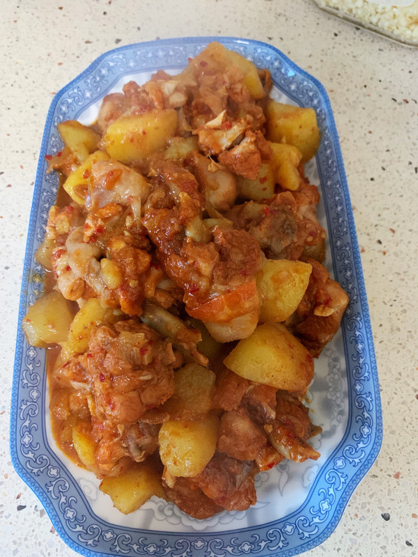 辣酱鸡腿炖土豆