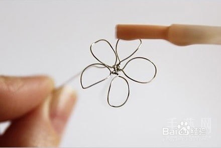 指甲油变身小清新花环