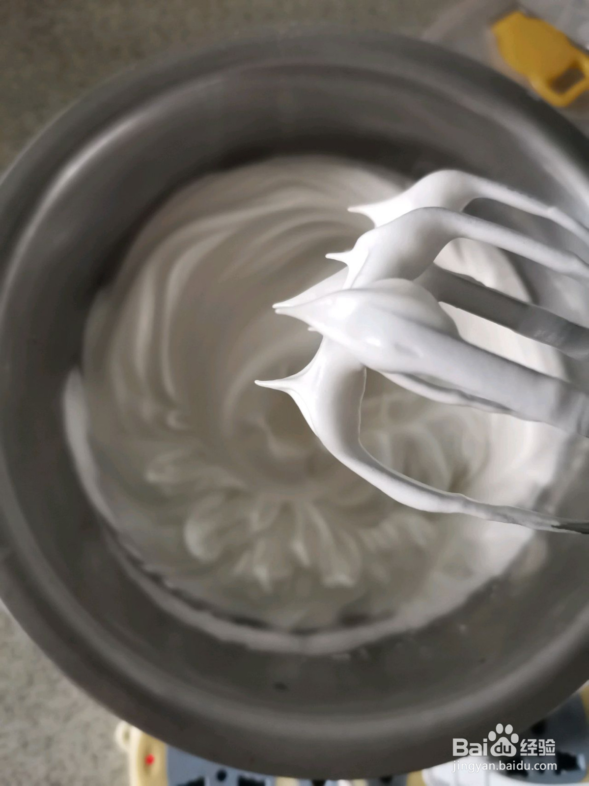 六寸原味戚风蛋糕的做法