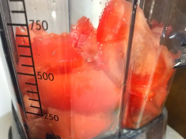 番茄酸汤肥牛暖锅