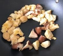 玉米笋香菇烩猴头菇的做法