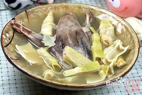 湿笋干炖水鸭