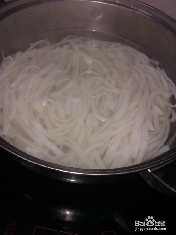 鸡肉河粉的做法