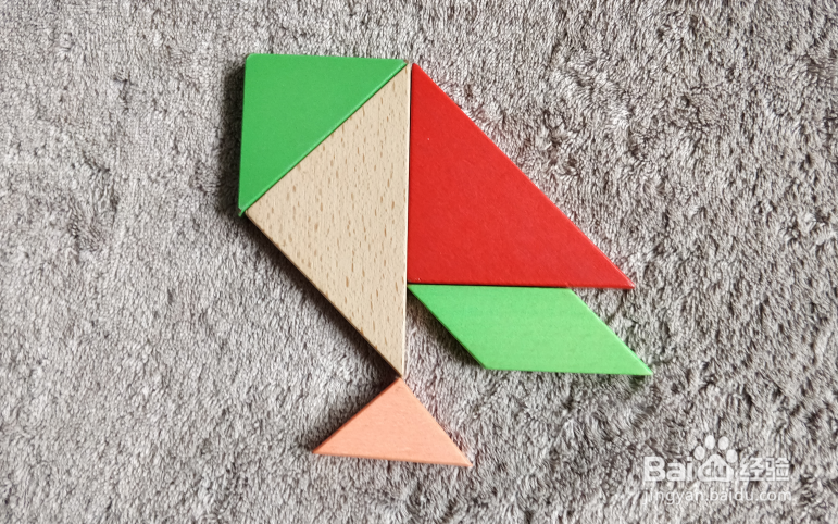 用七巧板怎样拼一只低头思考的乌鸦呢？