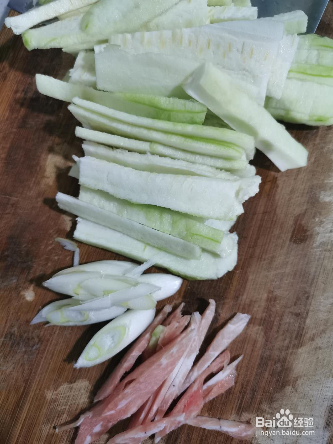 丝瓜鸡蛋面的做法