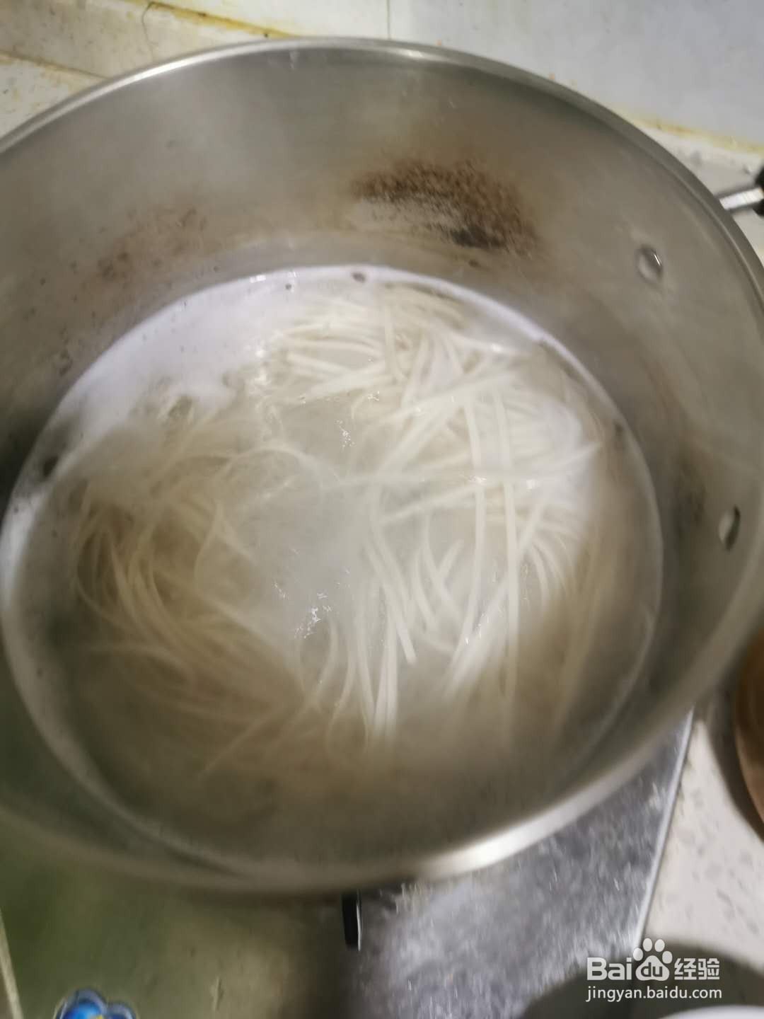 丝瓜鸡蛋面的做法