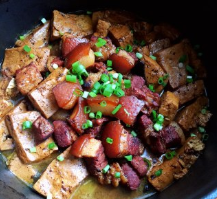 红烧肉炖豆腐家常做法