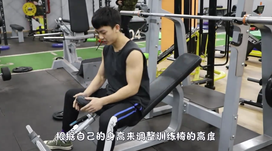 如何练出好看的胸肌