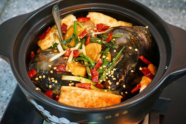 香辣草鱼豆腐煲