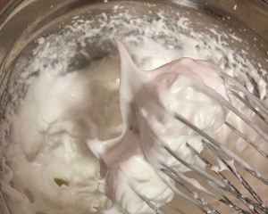制作草莓蛋糕和草莓冰淇淋怎么做
