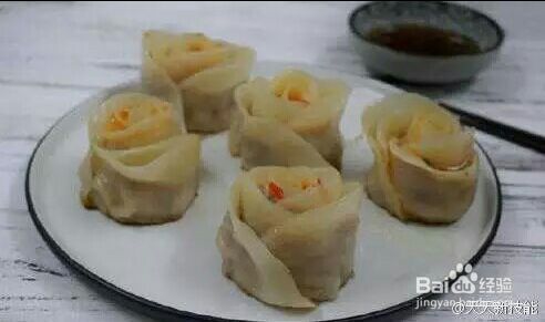 家常美味玫瑰花饺子