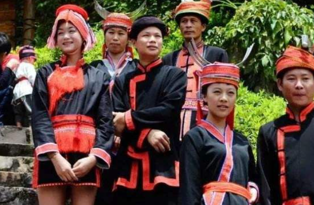 湖南隆回县虎形山花瑶是唯伊一支完全保存最古老风俗的瑶族是病句吗