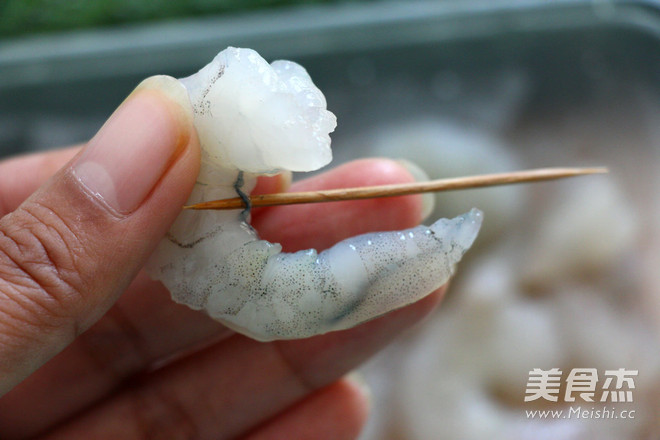 带游泳圈的虾仁