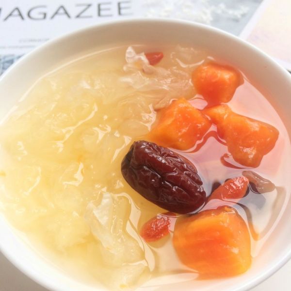 红枣木瓜炖雪耳