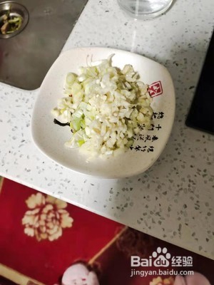 教你做豆角肉末拌饭酱