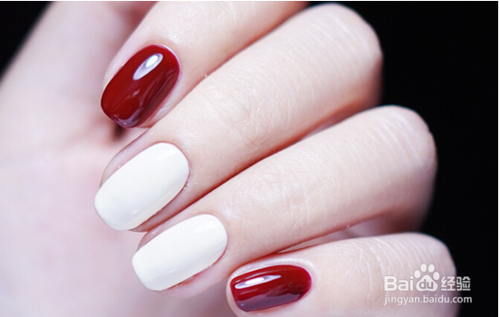 酒红撞色美甲教程