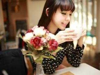 如何正确洗脸呢四？