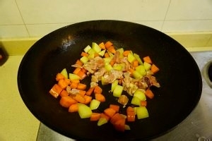 咖喱土豆鸡肉芝士焗饭