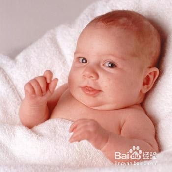 给婴儿清理眼屎时的注意事项